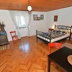 Family Friendly House With A Parking Space - 15147 Murter