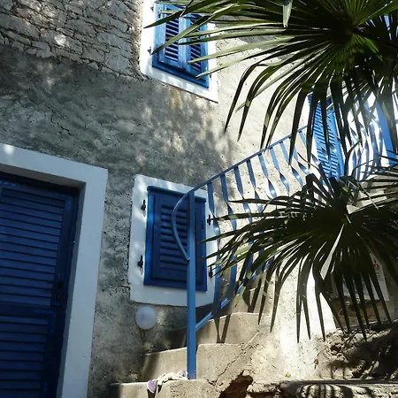 Family Friendly House With A Parking Space - 15147