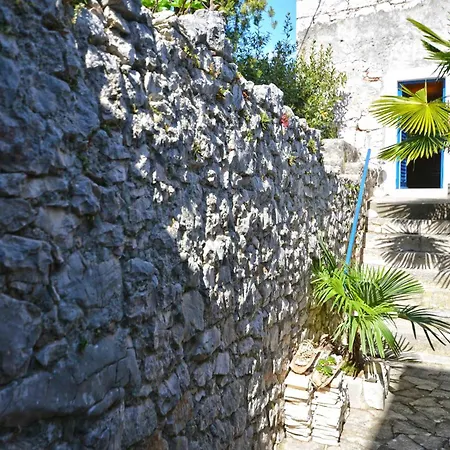 Family Friendly House With A Parking Space - 15147 Semesterbostad *