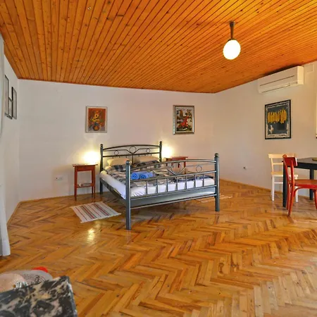 Semesterbostad Family Friendly House With A Parking Space - 15147 *