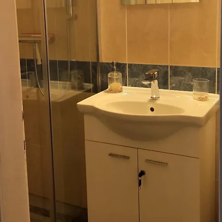 Сasa de vacaciones Family Friendly House With A Parking Space - 15147 Murter