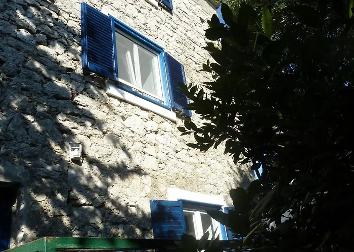 Family Friendly House With A Parking Space - 15147 Murter