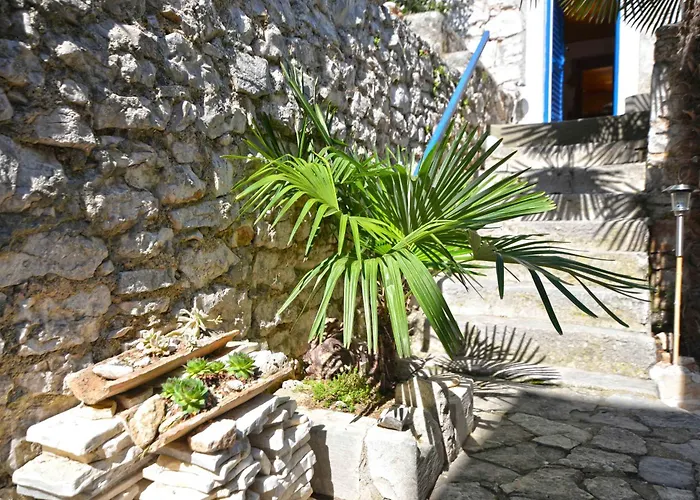 Family Friendly House With A Parking Space - 15147 Murter