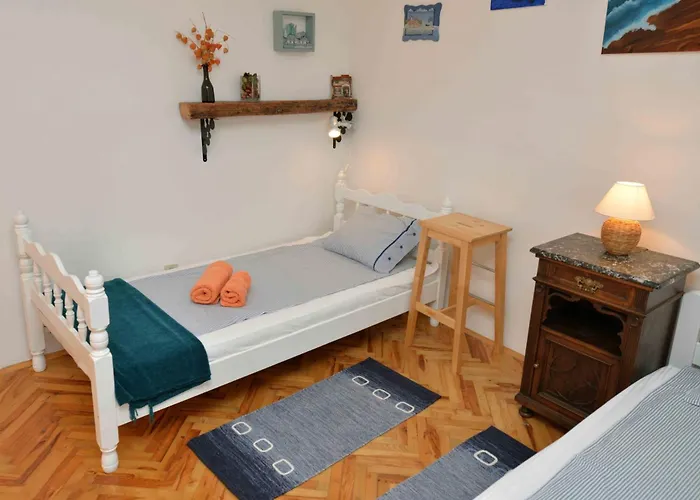 Сasa de vacaciones Family Friendly House With A Parking Space - 15147 Murter