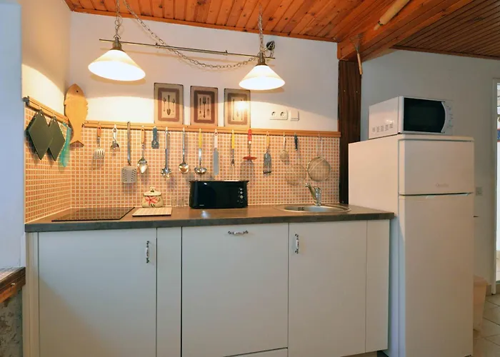 Family Friendly House With A Parking Space - 15147 * Murter