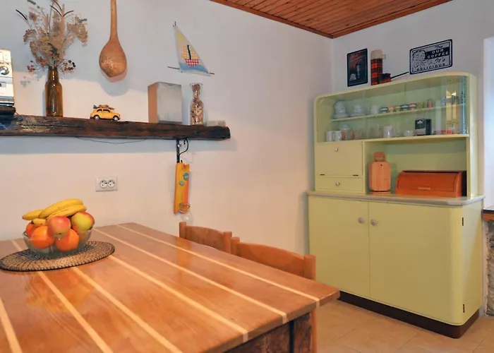 Сasa de vacaciones Family Friendly House With A Parking Space - 15147 *