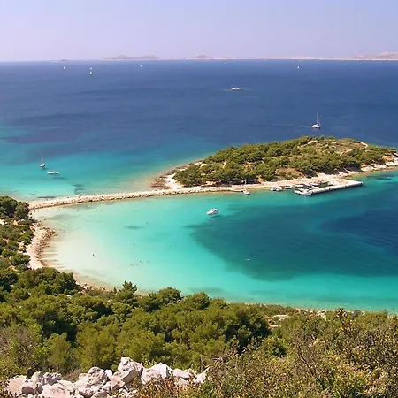 Casa vacanze Family Friendly House With A Parking Space - 15147 *